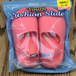 32 Degrees Youth Pink Cushion Slippers